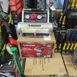 HUSKY 1 GALLON SILENT AIR COMPRESSOR