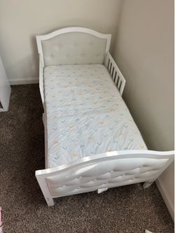 Toddler Bed with Mattress
