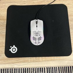 Glorious Gaming Model O Mouse With Mouse Pad