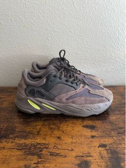 Adidas Yeezy Boost 700 V1 Mauve - Size 11