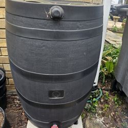 Home Accents 50-Gallon ECO Rain Barrel. 