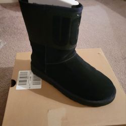 UGG CLASSIC SHORT SPARKLE BOOTS 