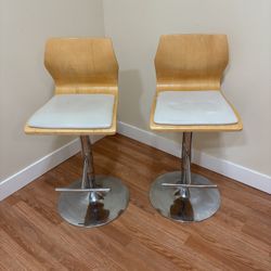 Set of 2 Adjustable Modern Bar Stools – Excellent Condition