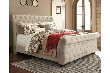 Willenburg Queen Upholstered Sleigh Bed