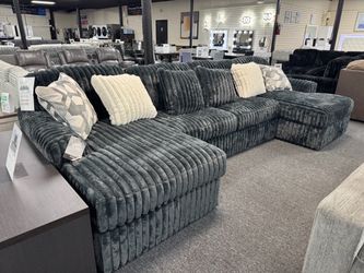 Double Chaise Midnight Sectional. 🚚WE DELIVER🚚