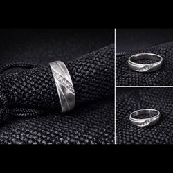 Men’s 14K White Gold ring  w/ Diamonds – Size 8.5  width 1.5mm to 5.1mm
