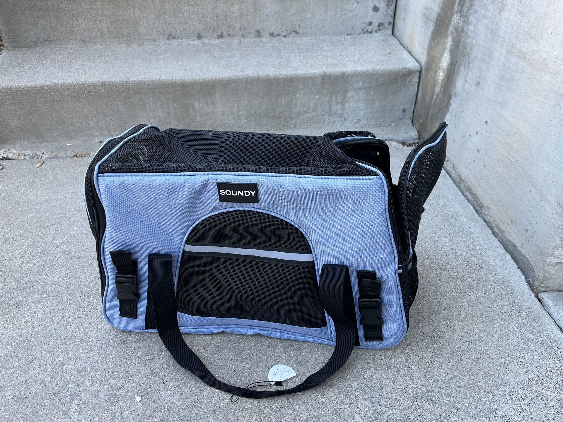 Pet carrier
