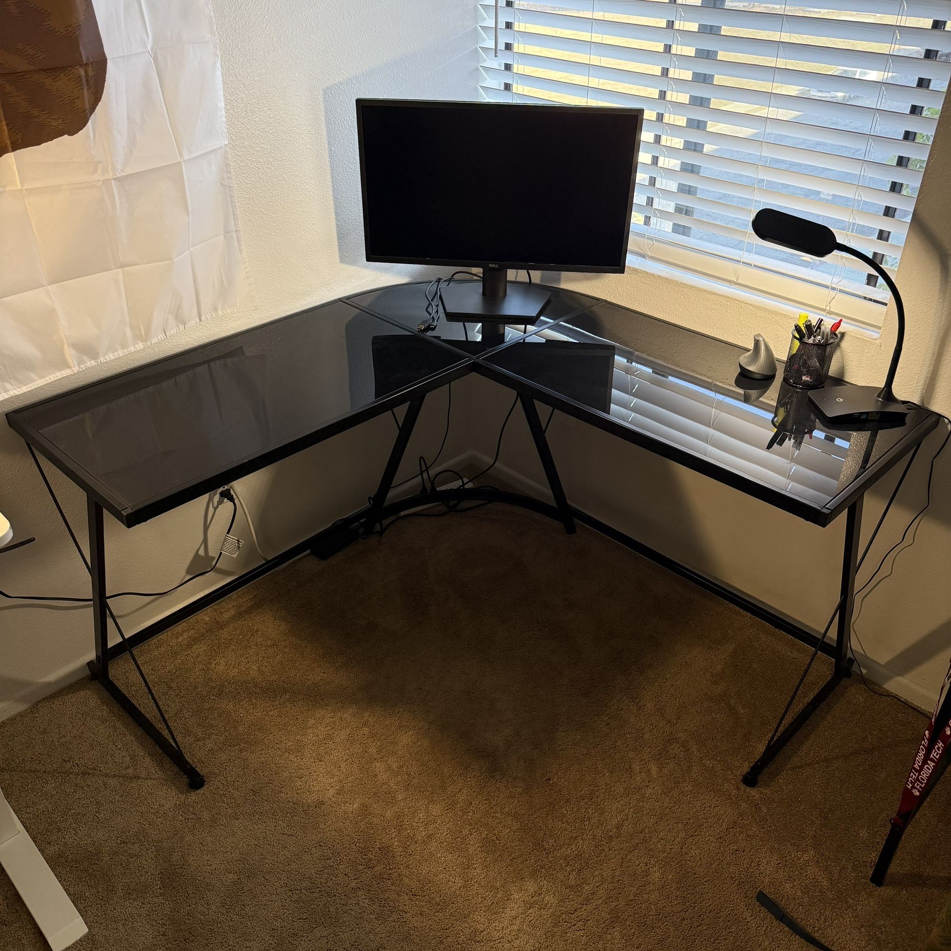 Black L-Shaped Glass Desk – Like New, Fully Assembled