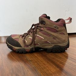 Merrell Vibram Women’s Waterproof Hiking Boots Boulder/blush Size 7