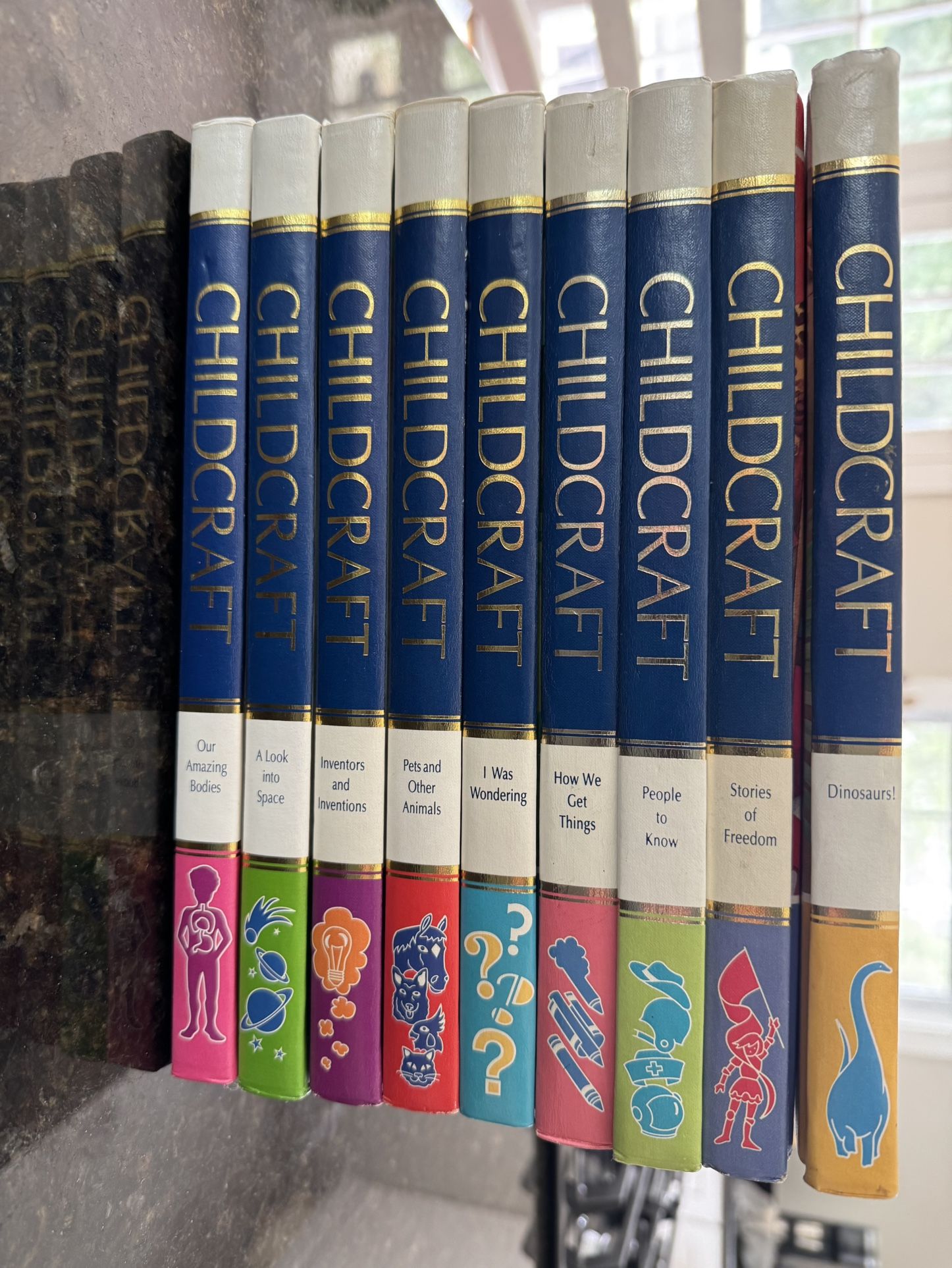 π Childcraft Book Set 9 Volumes 1(contact info removed) in excellent condition