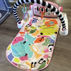 Baby Kick and Play