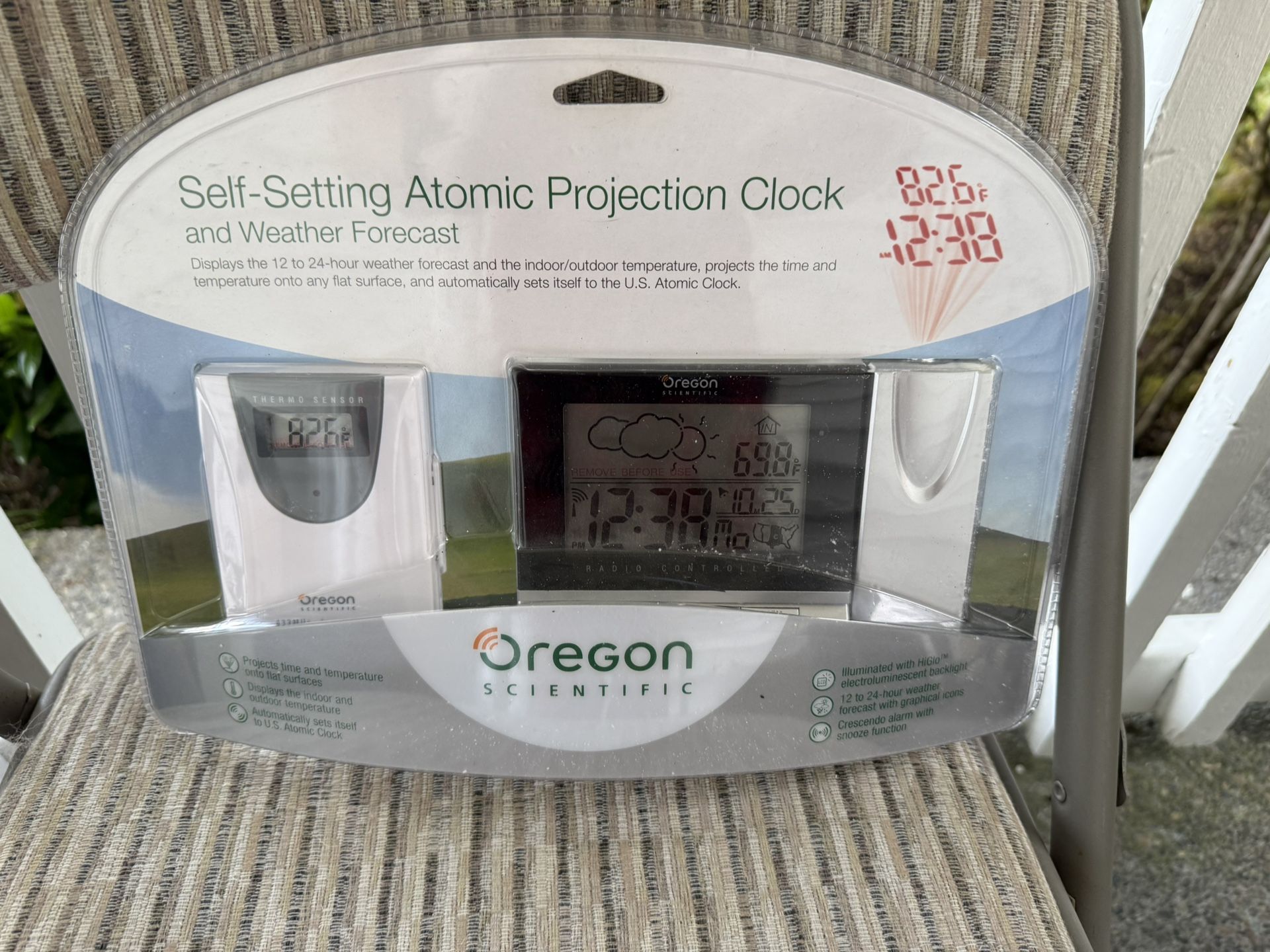 Oregon Scientific Atomic Projection Clock with Weather Forecast β $5