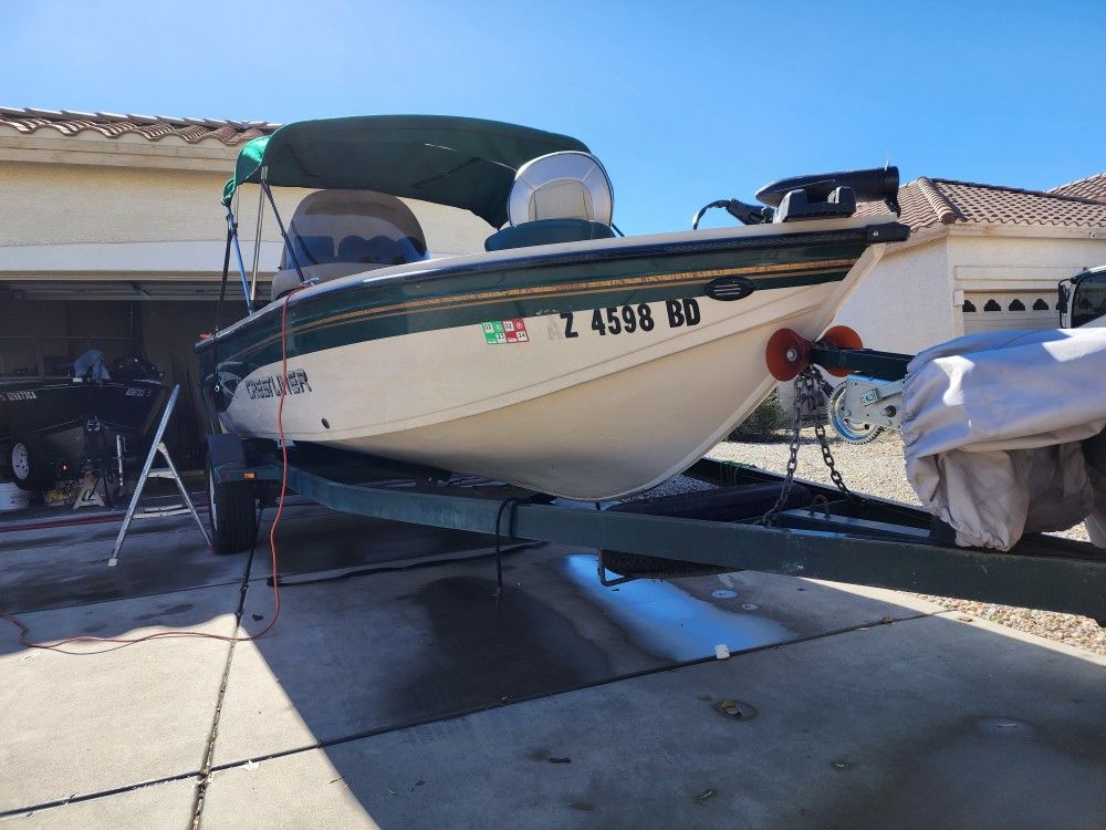 2001 Crestliner Fish hawk  1650