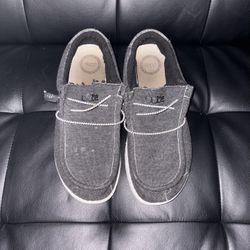 ⚡ QUICK SELL – HEYDUDE SLIP-ONS SIZE 11 👟