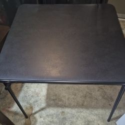 Foldable Card / Game Table