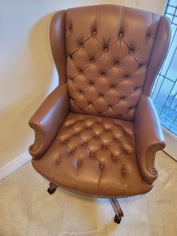 Tufted  Executive Office Chair