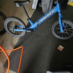Strider Bike 14x - Blue - Barely Used