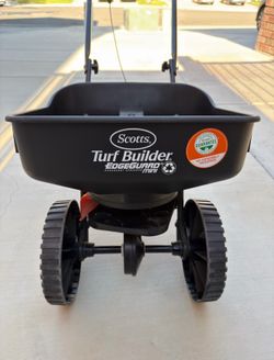 Scotts Turf Builder EdgeGuard Mini Push Broadcast Spreader