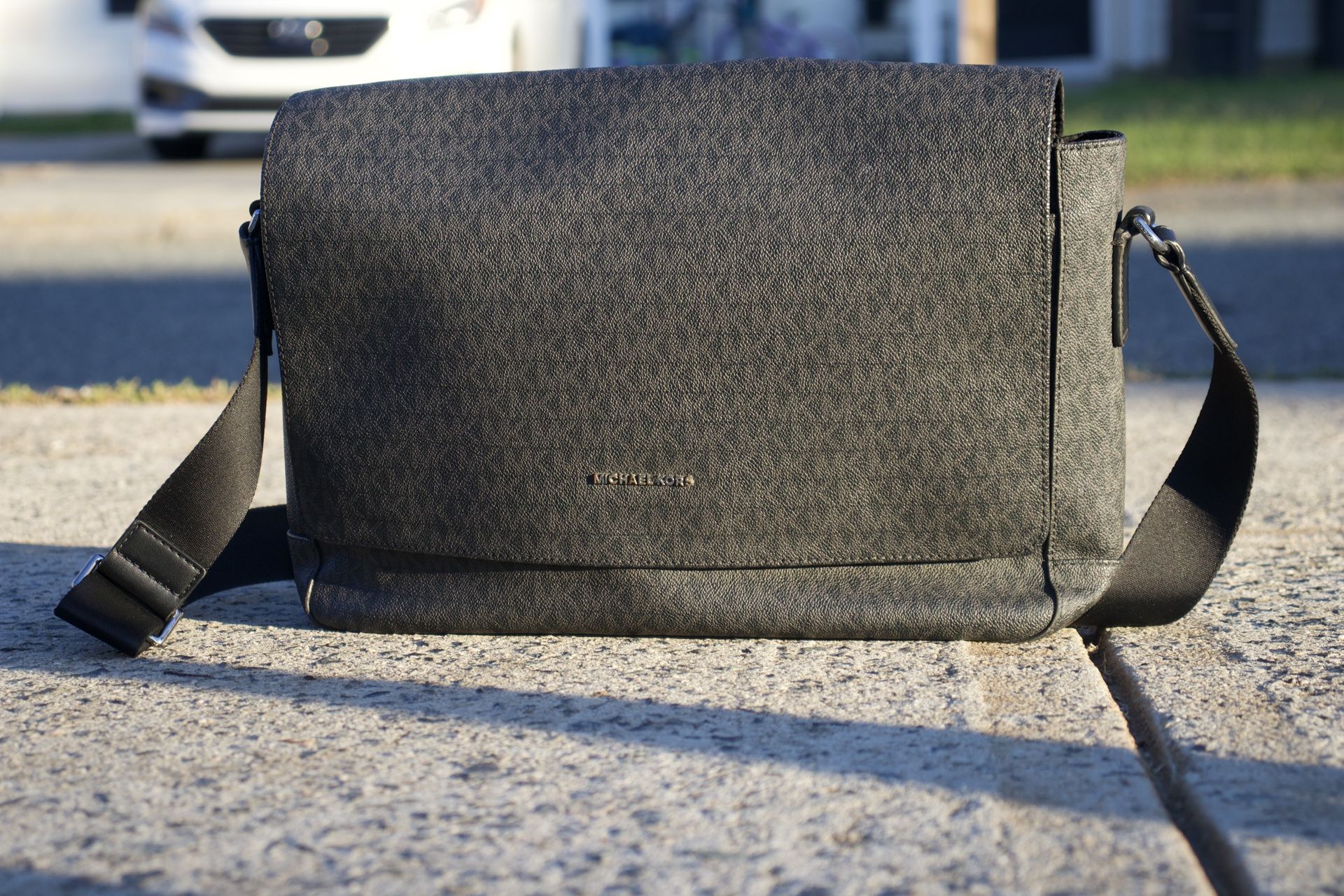 Michael Kors Jet Set Large Messenger Bag Black