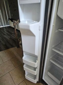 GE Side-Side with Ice Maker- $100