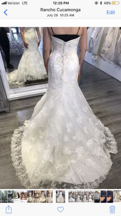 Beautiful sample wedding dress ** unaltered size 10