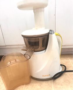 Hurom HU-100 Masticating Juicer Extractor Slow Cold Press