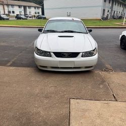 2000 Ford Mustang