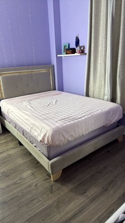 Full size bed