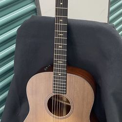 TAYLOR BUILDER'S EDITION 517 E WHB GRAND PACIFIC ACOUSTIC-ELECTRIC GUITAR