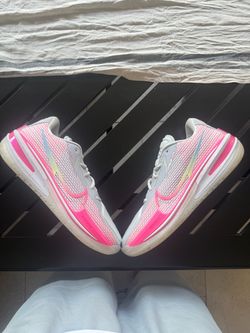 Kobes Size 12
