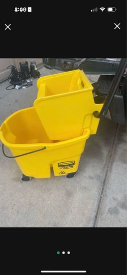 YELLOW  MOP BUCKET  NEW