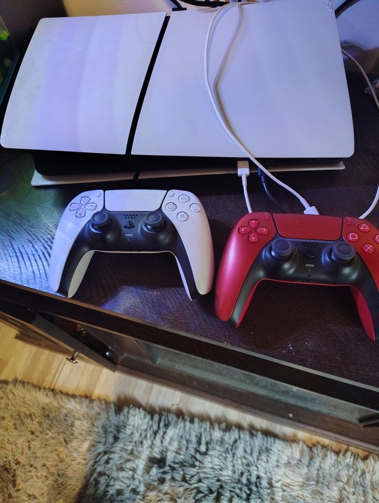 PS5 SLIM TWO BRAND NEW CONTROLLERS