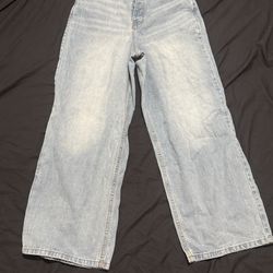 Light wash baggy jeans