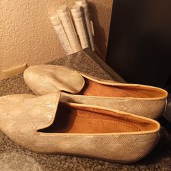 Flats.Boot Or Pump