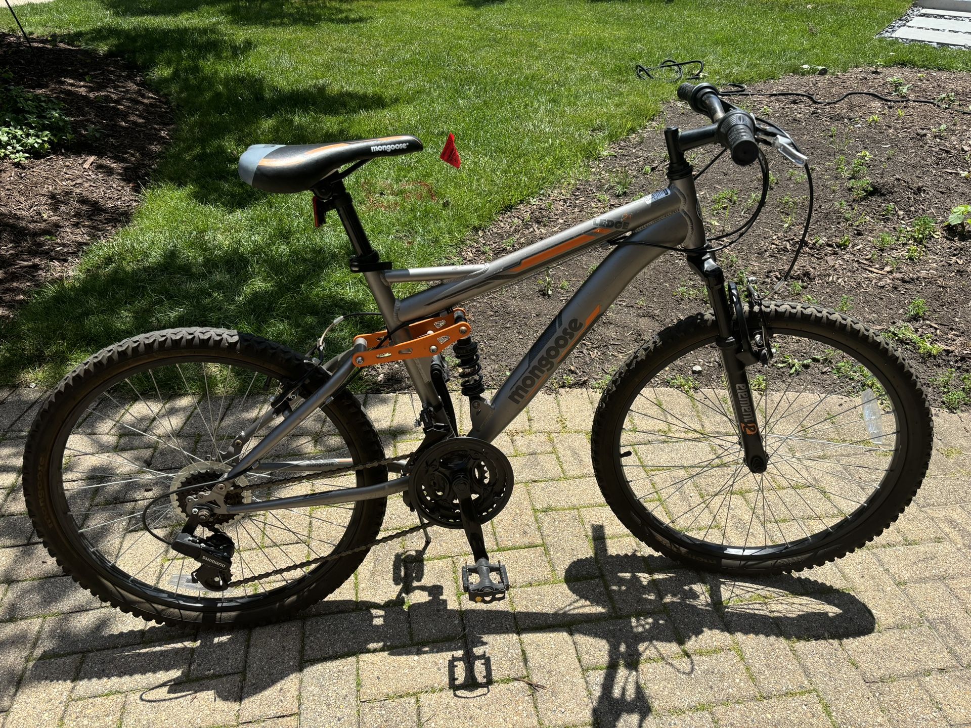 Mongoose Ledge 2.1 Mountain Bike 24”