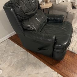 FREE RECLINER/CHAIR