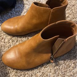 Girls Size 4 Boots 