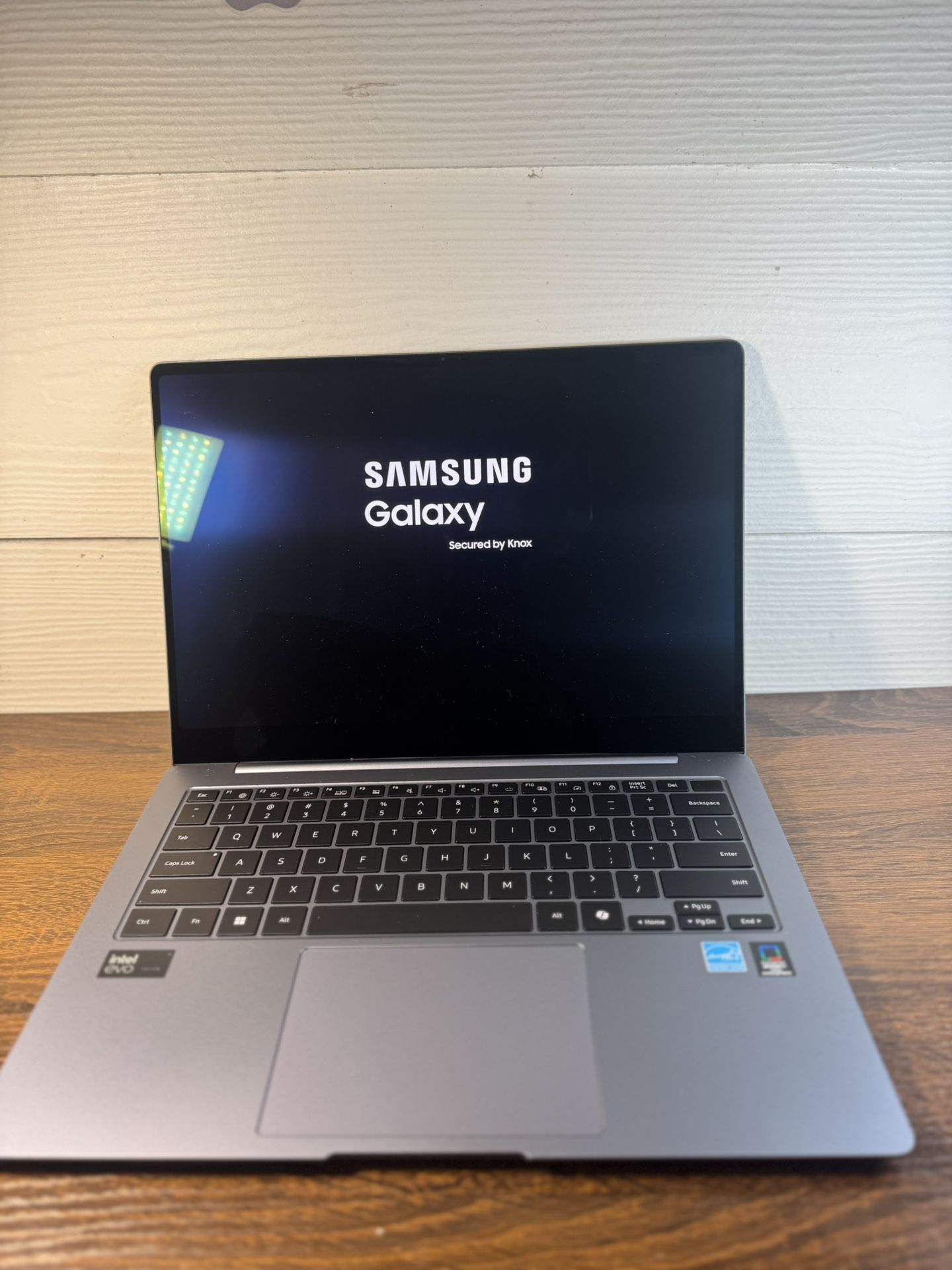 SAMSUNG 14" Galaxy Book4 Pro , Touchscreen , 16/512GB , 3K AMOLED