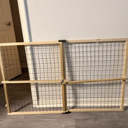 Baby/Pet Gate – Adjustable Width