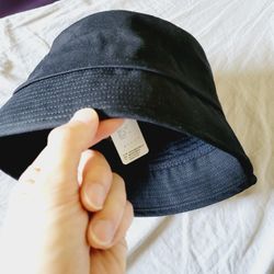 bucket hat