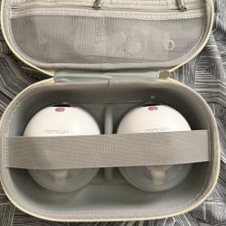 Momcozy M5 Hands-Free Wearable Breast Pump