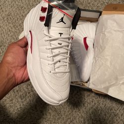 AIR JORDAN 12 RETRO TWIST GS SIZE 5Y