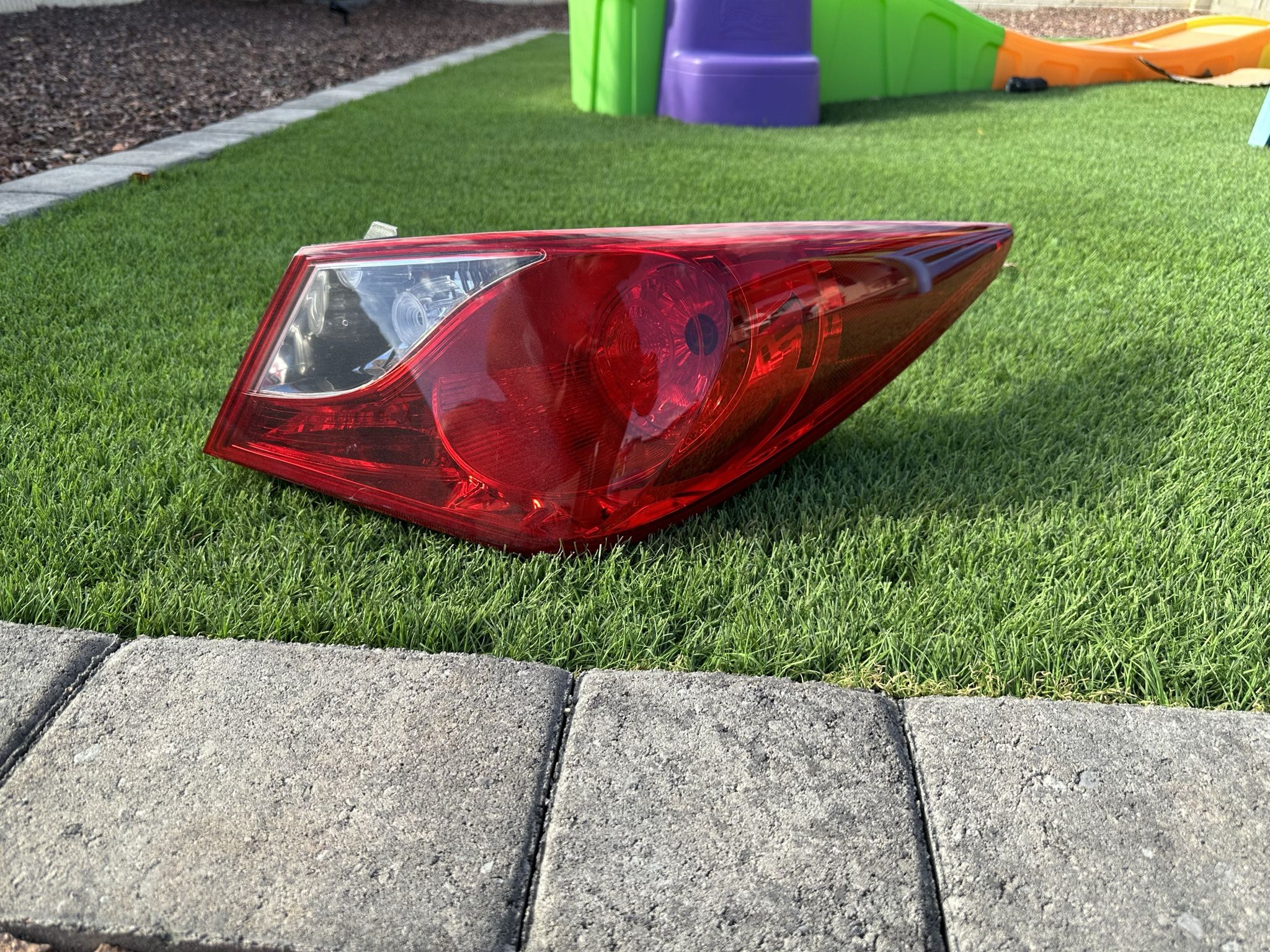 Hyundai Sonata Tail Light 2011, 2012, 2013, 2014, Hyundai Sonata Tailight, passenger side , Oem Light