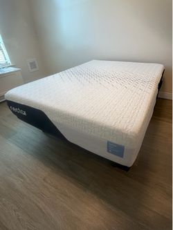 $580 OBO Nectar Classic Full Mattress + Adjustable Bed Frame w/ Remote