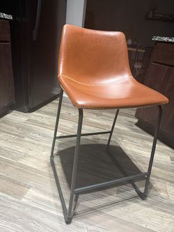 3 Rooms To Go Leather Bar Stools
