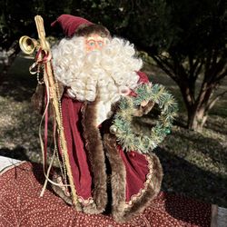 NWOT Large Santa Figurine Statue Christmas Gift Holiday Decoration Collectible