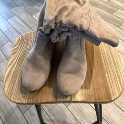 Women’s Boots size 9