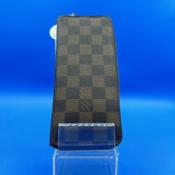 Louis Vuitton Zippy Wallet