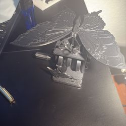 Butterfly with mechanical movement