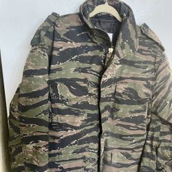 New Rothco M-65 Field Jacket and Liner, Tactical Military M65 Coat  Camo Size Medium Price Is FIRM